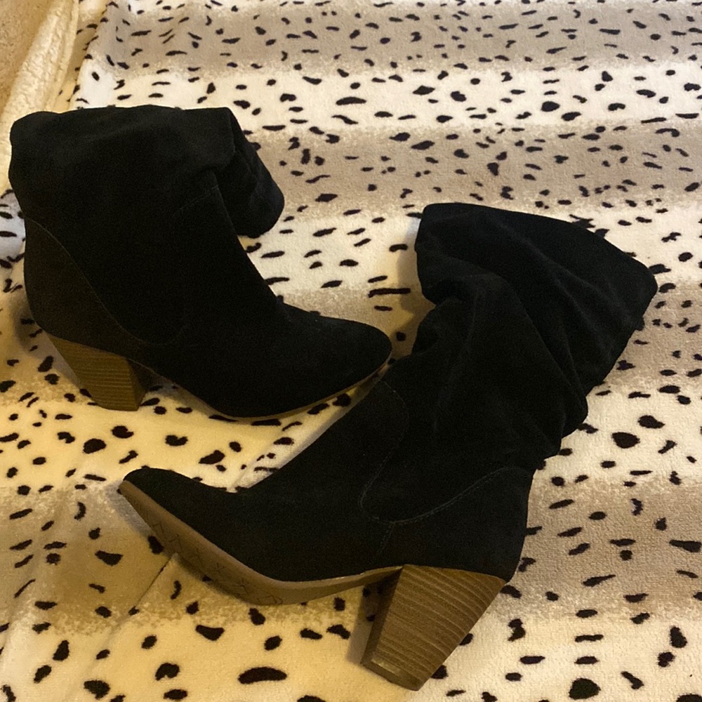 Black suede boots with side zipper